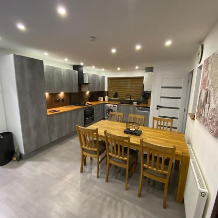Hollemeadow Villa Bloxwich Eksteriør billede
