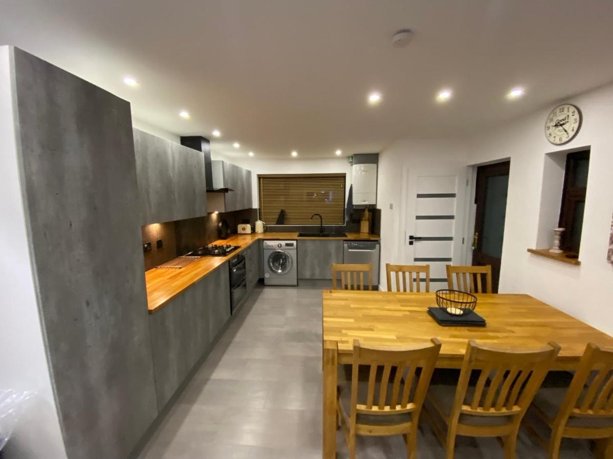 Hollemeadow Villa Bloxwich Eksteriør billede