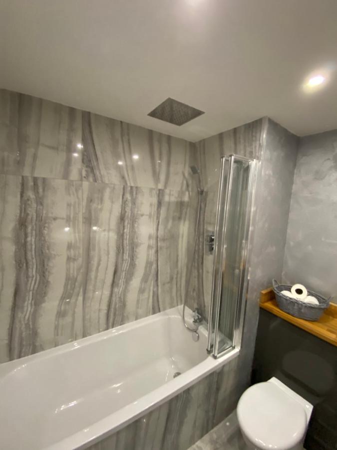 Hollemeadow Villa Bloxwich Eksteriør billede