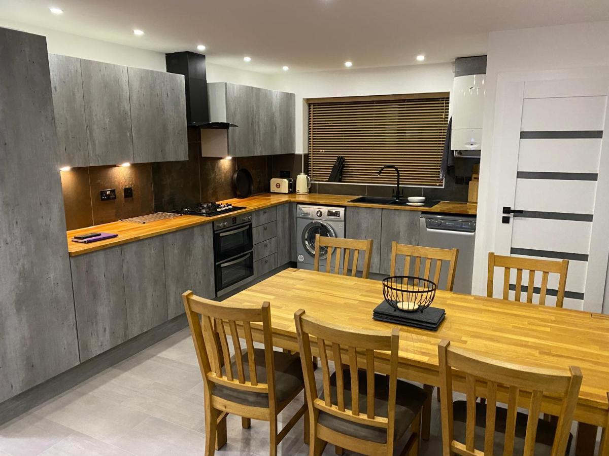Hollemeadow Villa Bloxwich Eksteriør billede