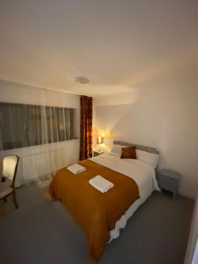 Hollemeadow Villa Bloxwich Eksteriør billede