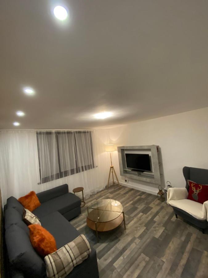 Hollemeadow Villa Bloxwich Eksteriør billede
